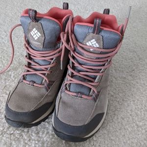 Columbia Women's Hiking Boots Size 8
